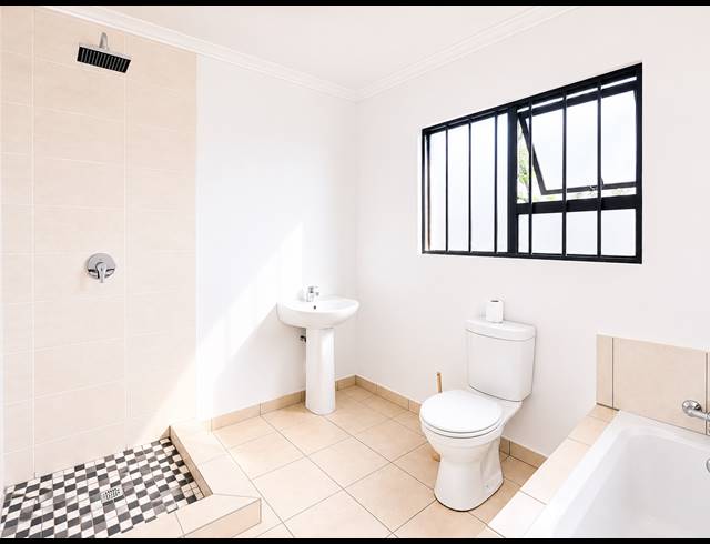 3 BEDROOM HOUSE FOR SALE IN VANDERBIJLPARK CE 4